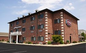 Country Hearth Inn & Suites Edwardsville